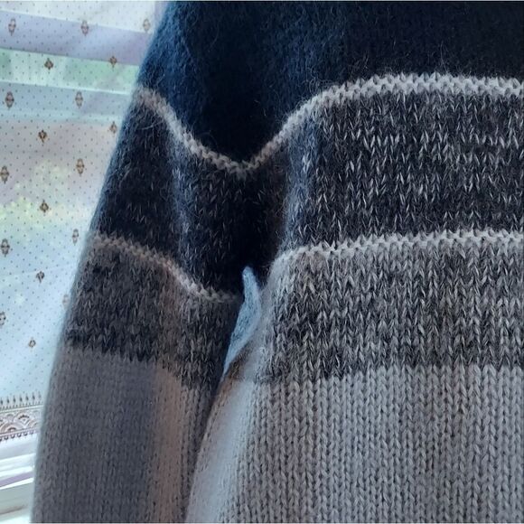 Beautiful Knit Sweater Handmade Knit NORDSTROM Size see measurements - Picture 12 of 13